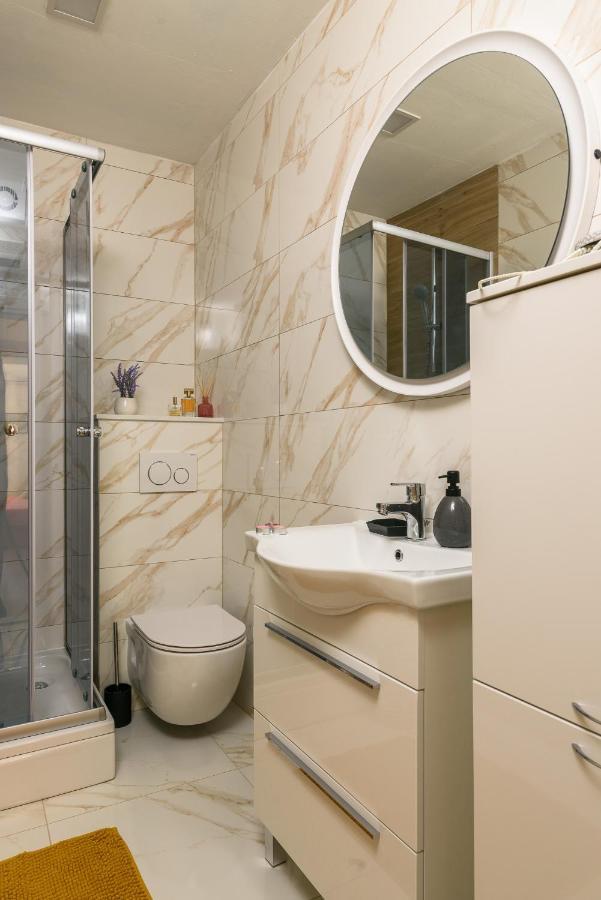 Apartments Mare โตรกีร์ ภายนอก รูปภาพ