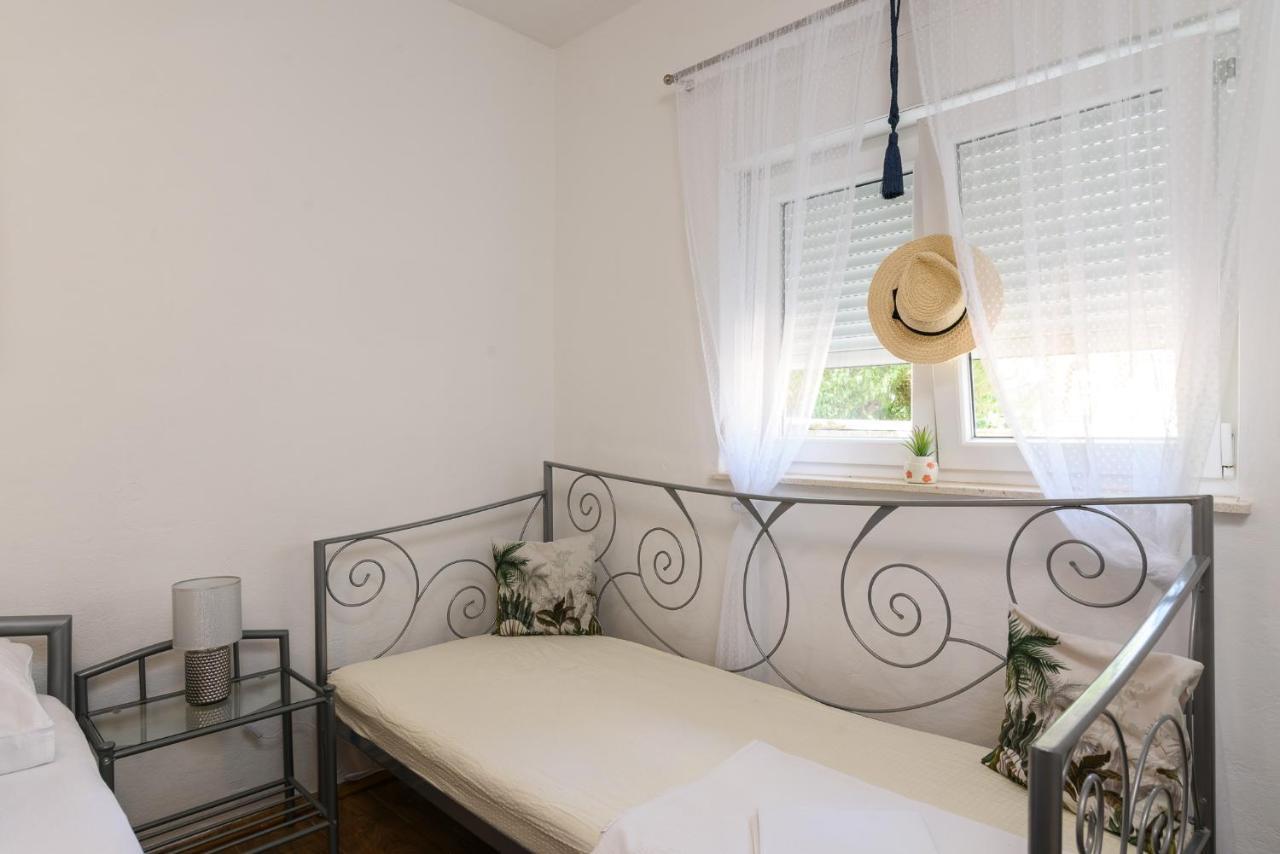 Apartments Mare โตรกีร์ ภายนอก รูปภาพ