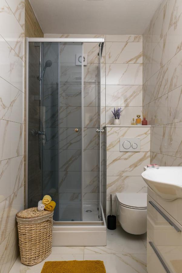 Apartments Mare โตรกีร์ ภายนอก รูปภาพ