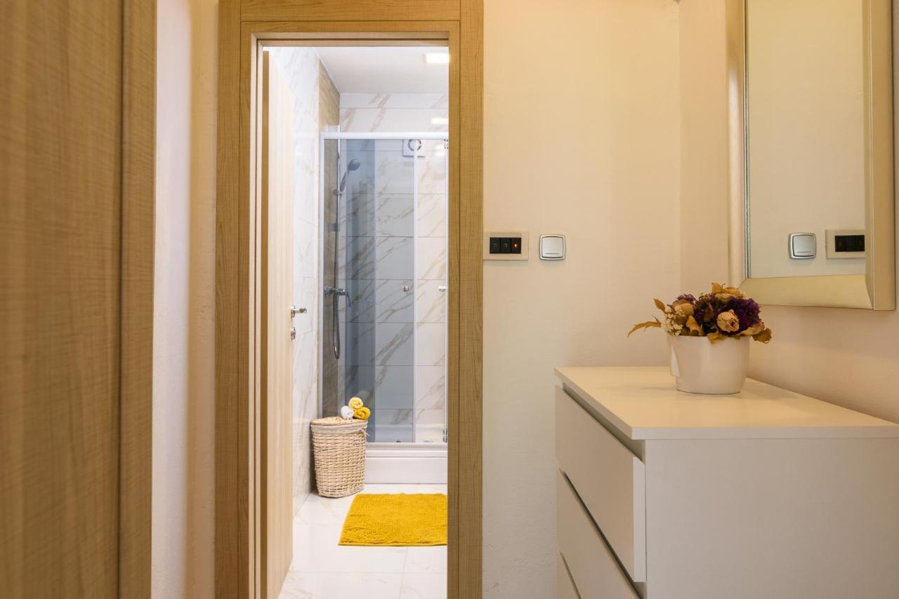 Apartments Mare โตรกีร์ ภายนอก รูปภาพ